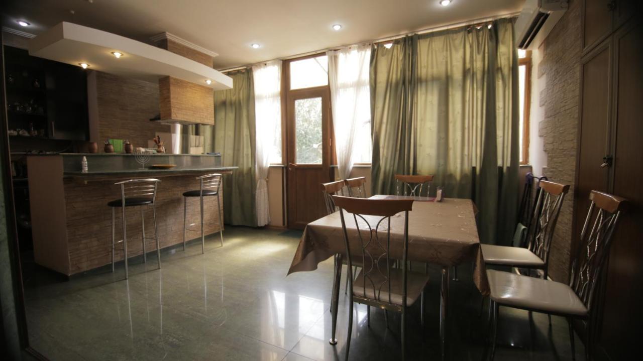 Apartment On Sanapiro Тбілісі Екстер'єр фото