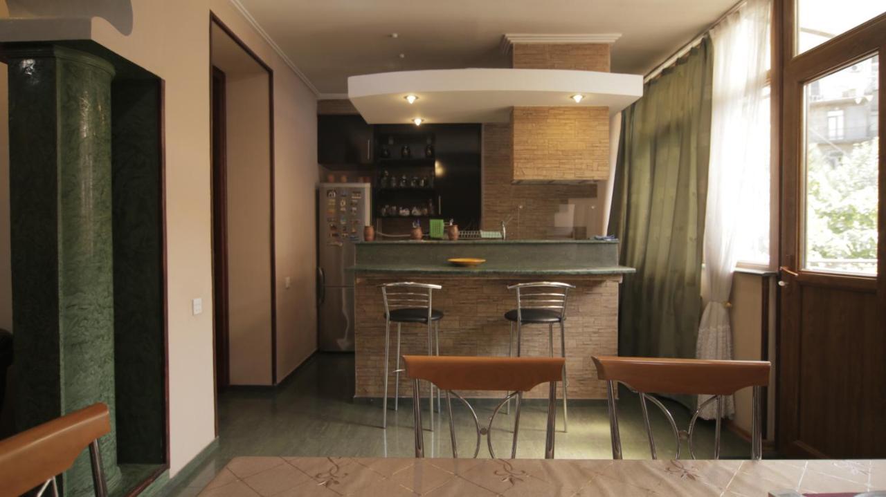 Apartment On Sanapiro Тбілісі Екстер'єр фото
