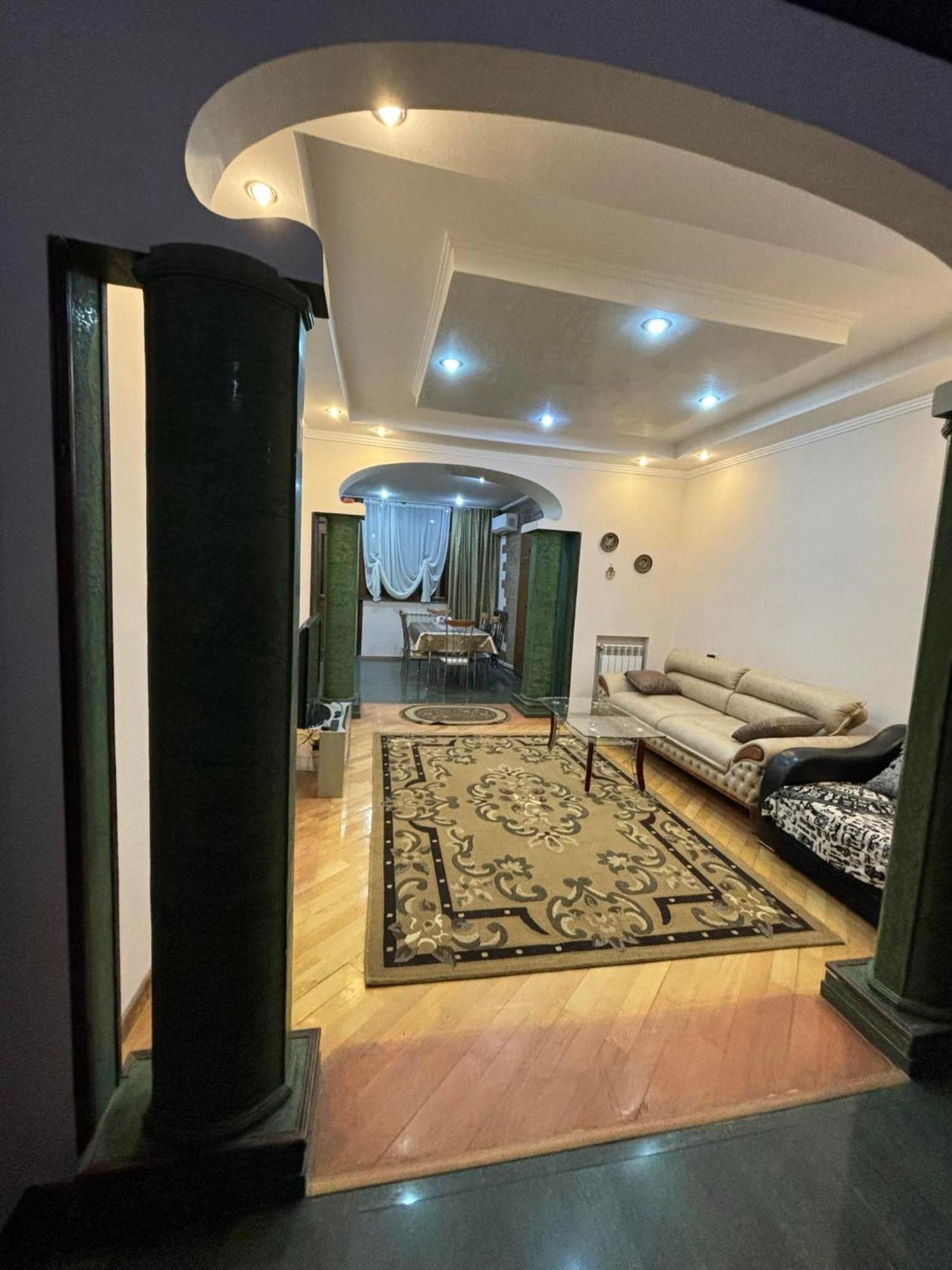 Apartment On Sanapiro Тбілісі Екстер'єр фото