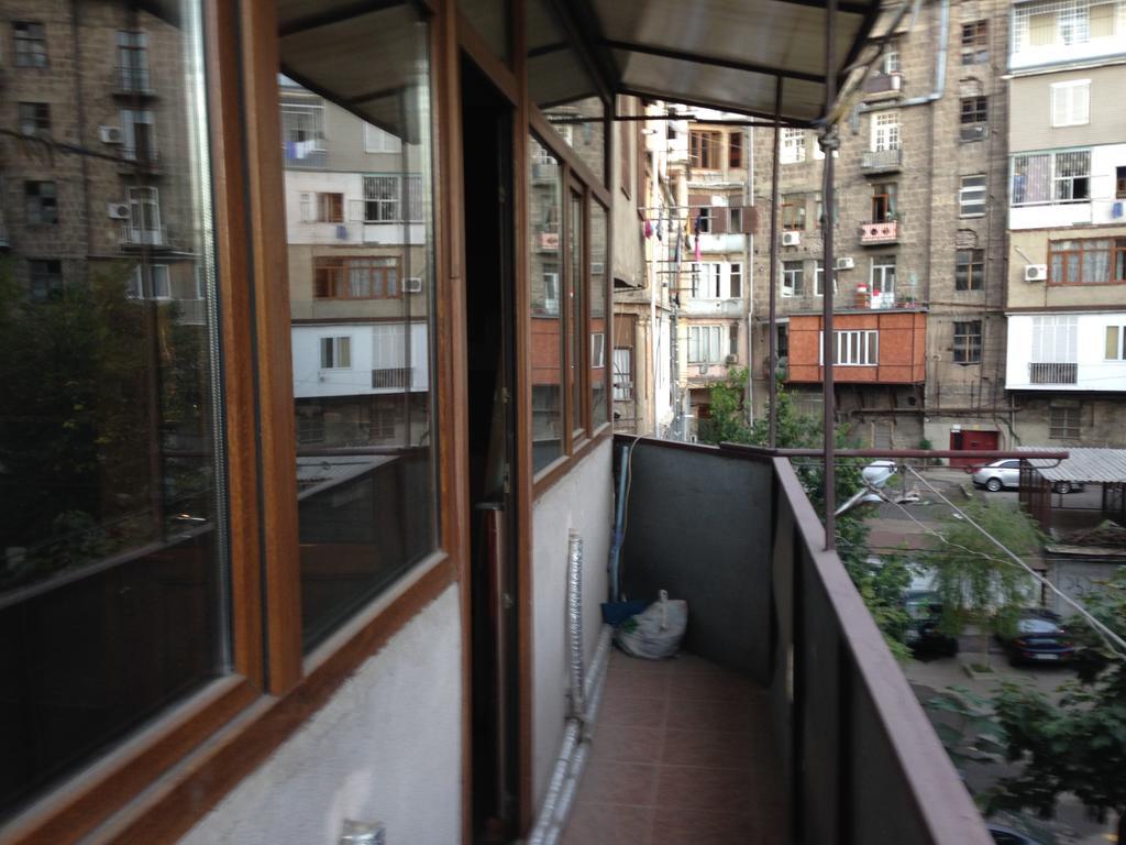 Apartment On Sanapiro Тбілісі Номер фото